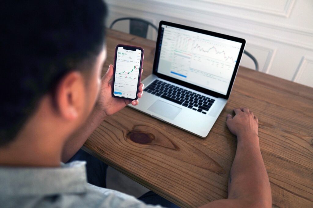スマホで株投資を始めるために必要な口座は？