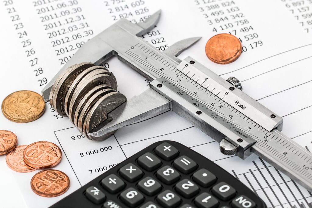 少額投資で借金がある場合はどうするべきか？