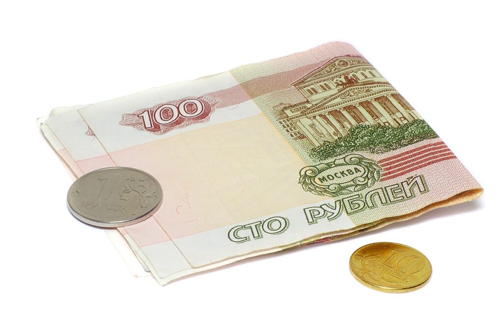 100円積立の複利シミュレーションは何年でどれくらい増えるのか？