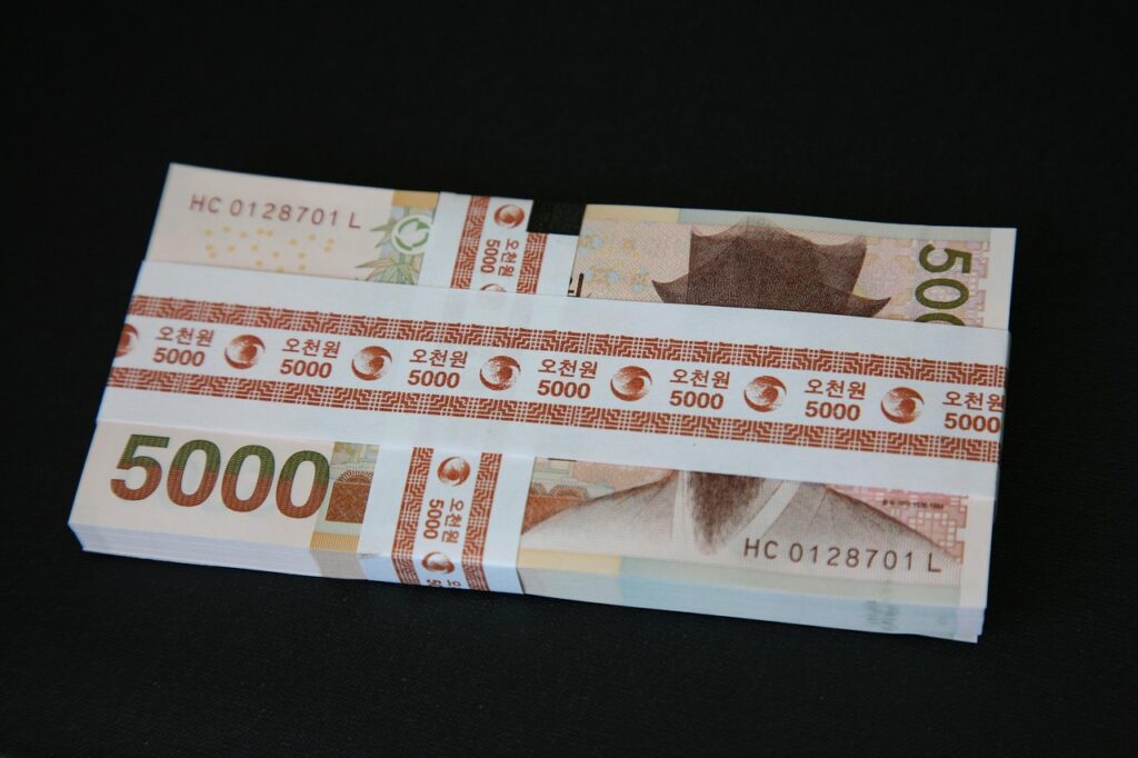 5000円積立の複利シミュレーションは何年でどれくらい増えるの？