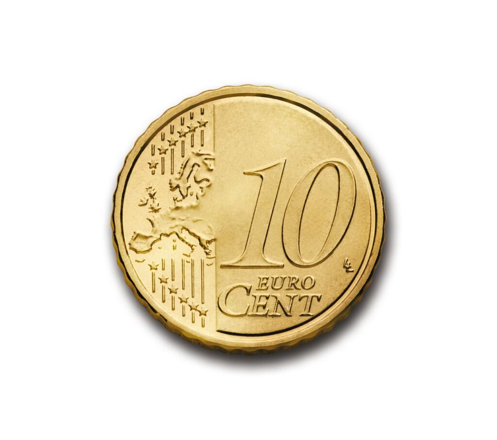 少額投資と定期預金を比較した場合、どっちが得なの？